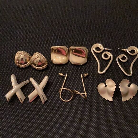 6 pair of beautiful gold colored bohemian earrings EUC - Picture 2 of 13